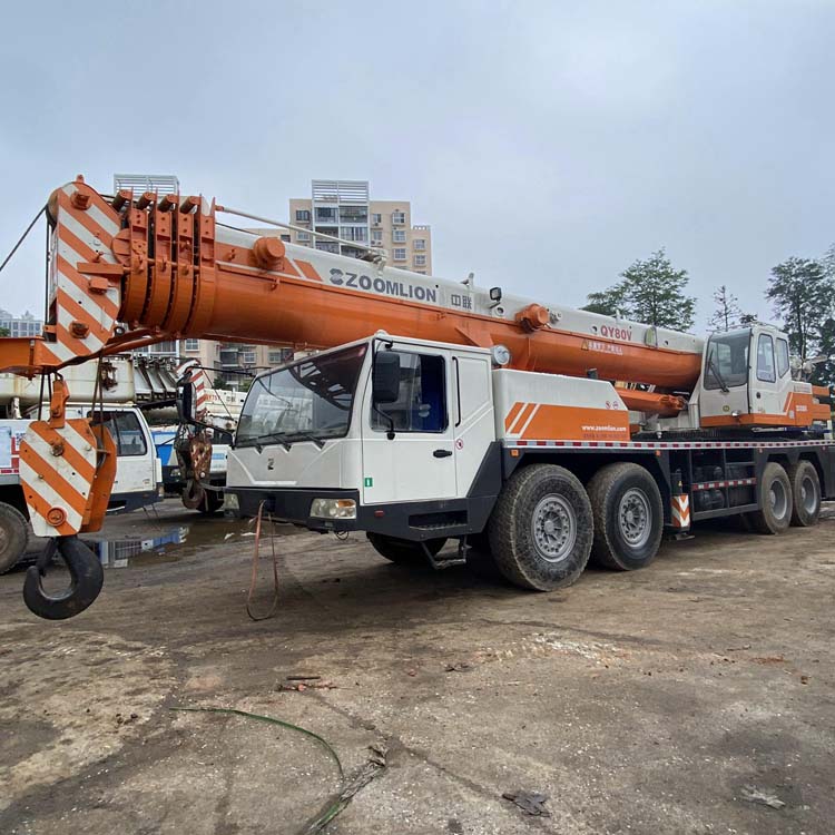 Hot selling used second hand zoomlion 80 ton boom hydraulic truck lifting crane